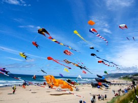 Kites-flying-beach-north-cyprus
